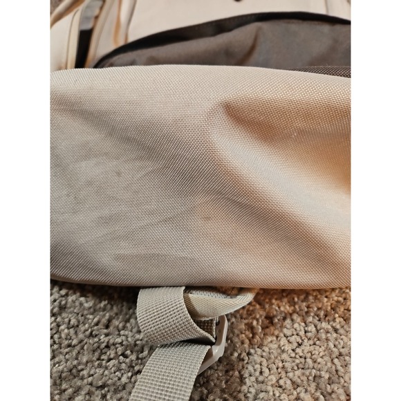 Nike SB Grey Backpack With The Samford Logo. Used - Picture 4 of 6